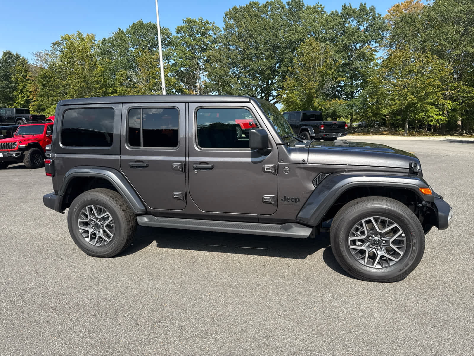 2025 Jeep Wrangler Sahara photo 3