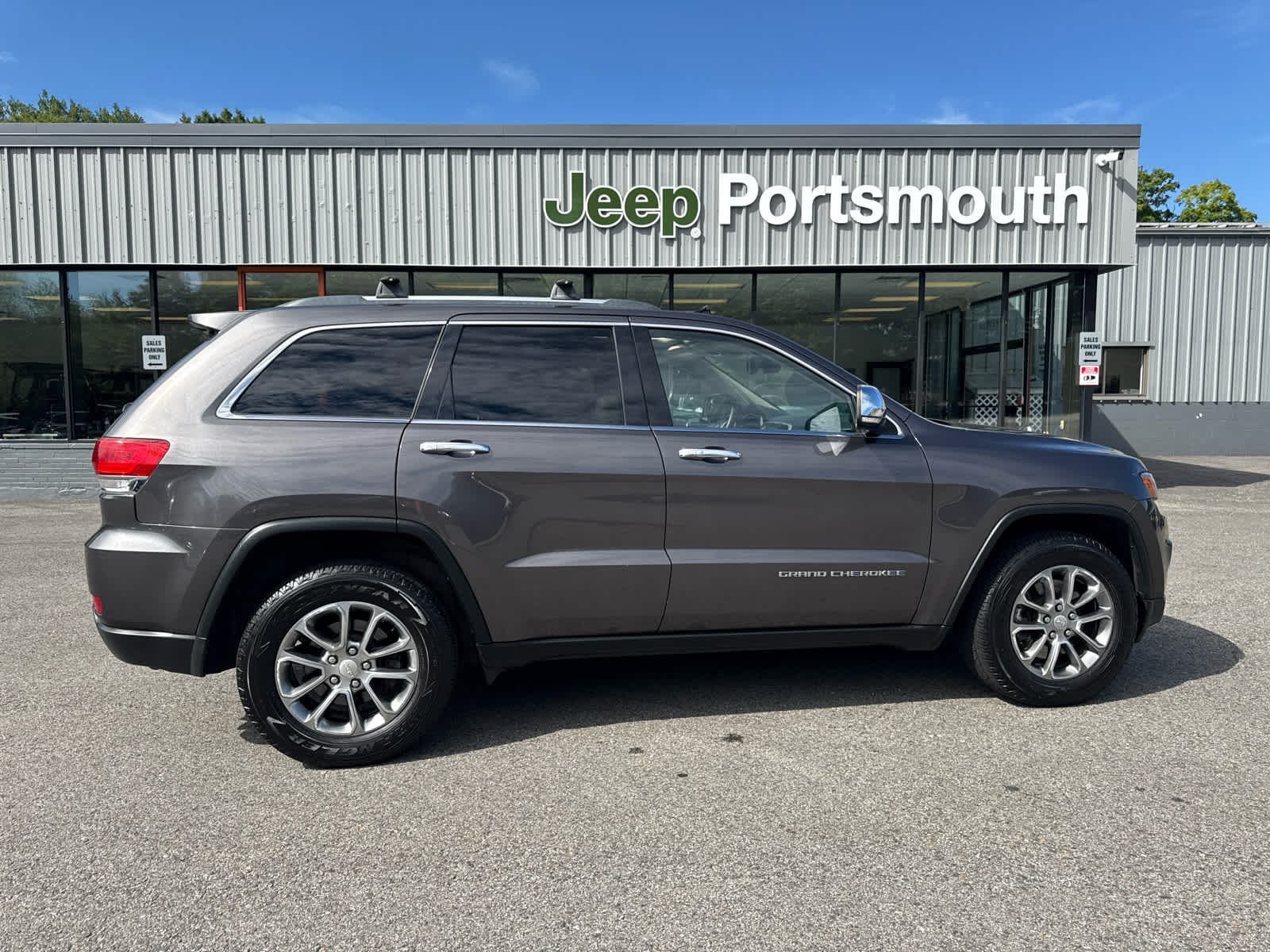 Used 2014 Jeep Grand Cherokee Limited with VIN 1C4RJFBT2EC316469 for sale in Portsmouth, NH