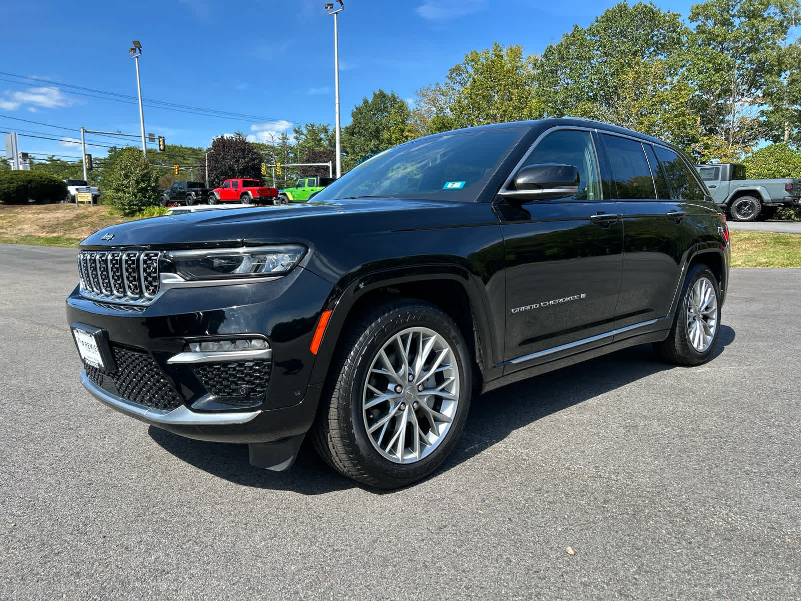 2022 Jeep Grand Cherokee Summit photo 2