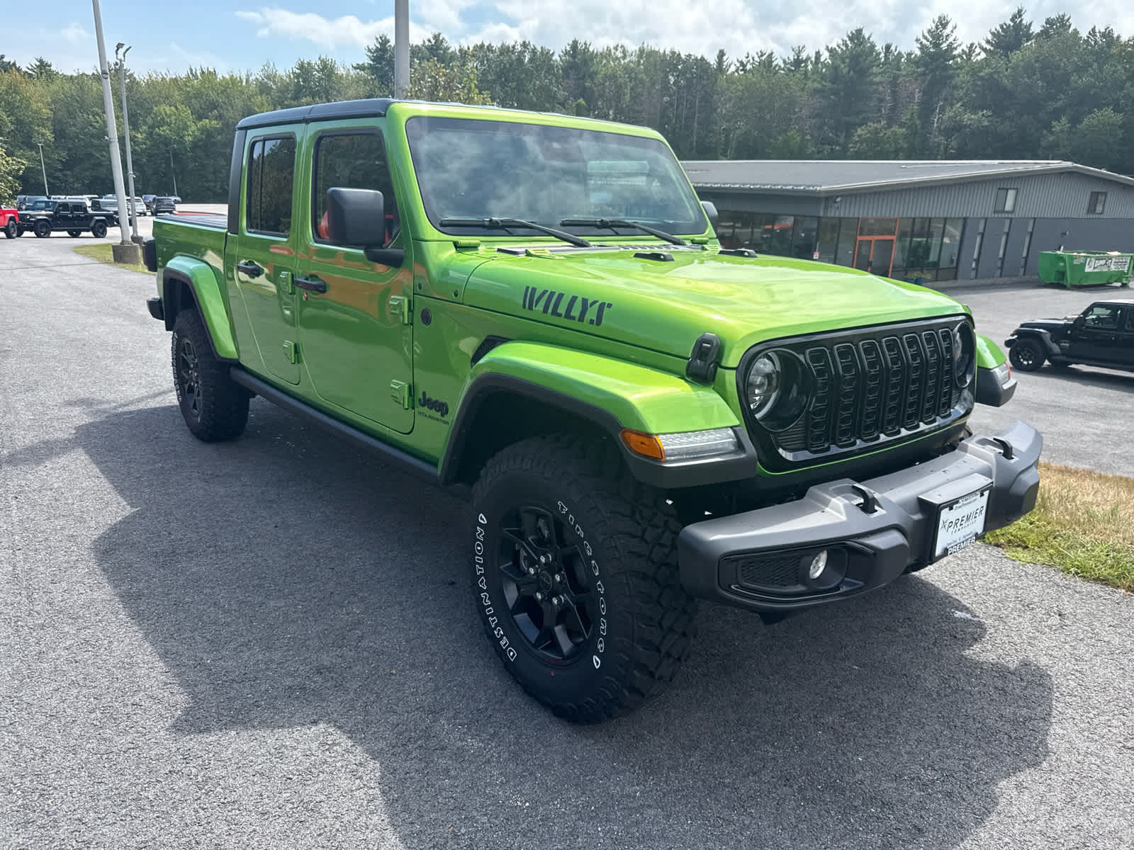 2025 Jeep Gladiator Willys photo 3