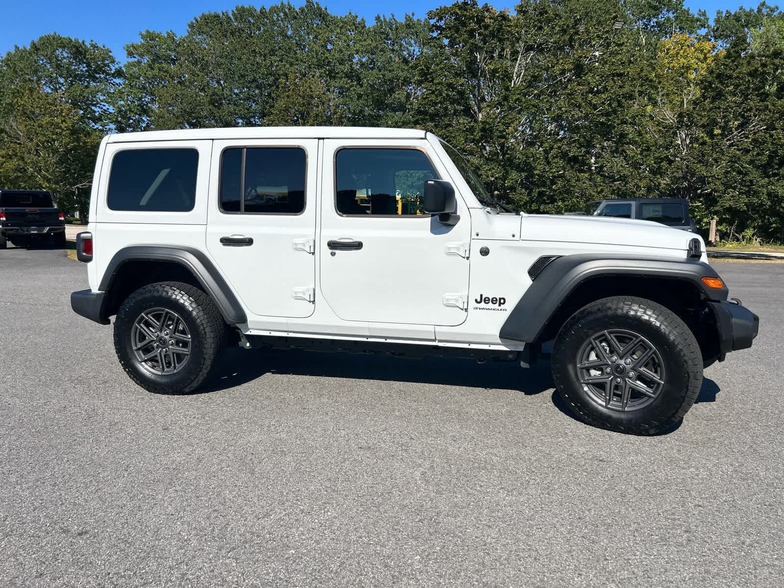 2025 Jeep Wrangler Sport S photo 3