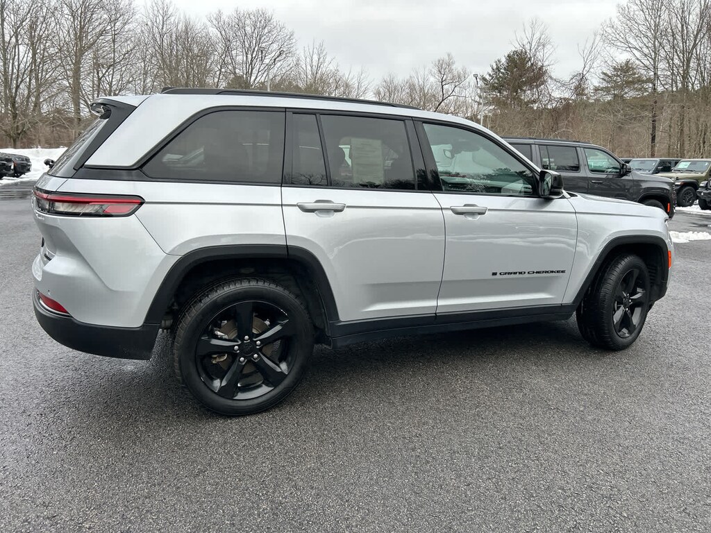 Used 2023 Jeep Grand Cherokee Limited SUV