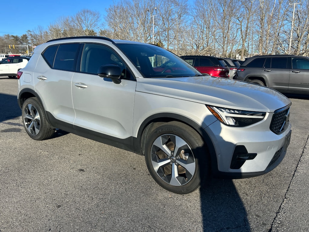 Used 2023 Volvo XC40 B5 AWD Plus Dark SUV