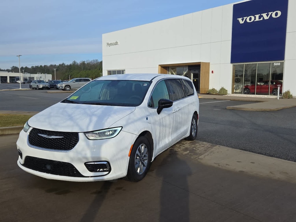 Used 2024 Chrysler Pacifica Plug-In Hybrid Select Van Passenger Van