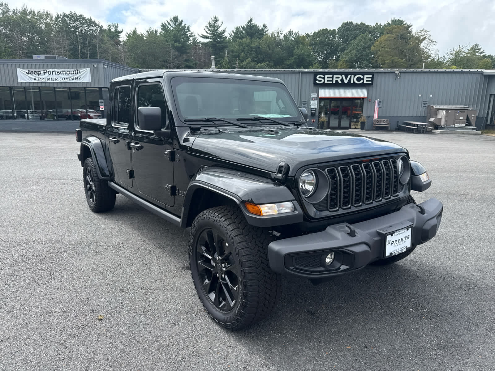 2025 Jeep Gladiator Sport photo 3