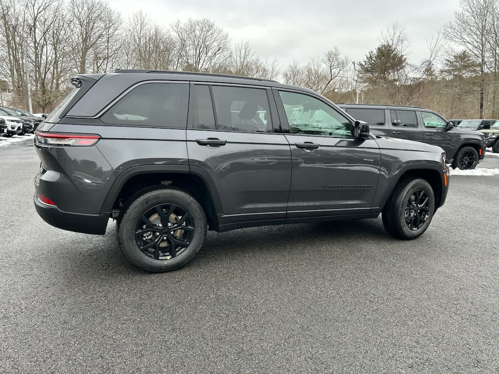 New 2026 Jeep Grand Cherokee LAREDO ALTITUDE 4X4 Sport Utility