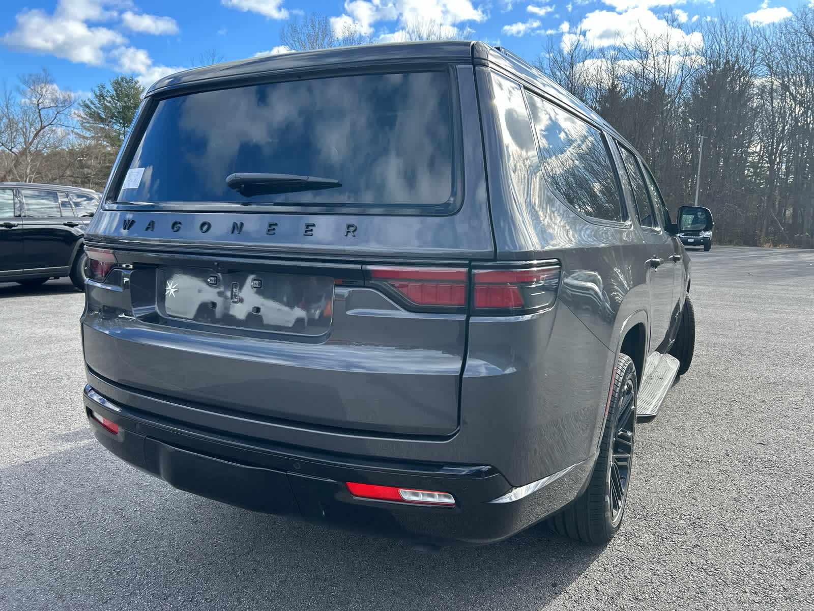 2025 Jeep Wagoneer L Series II - Photo 9