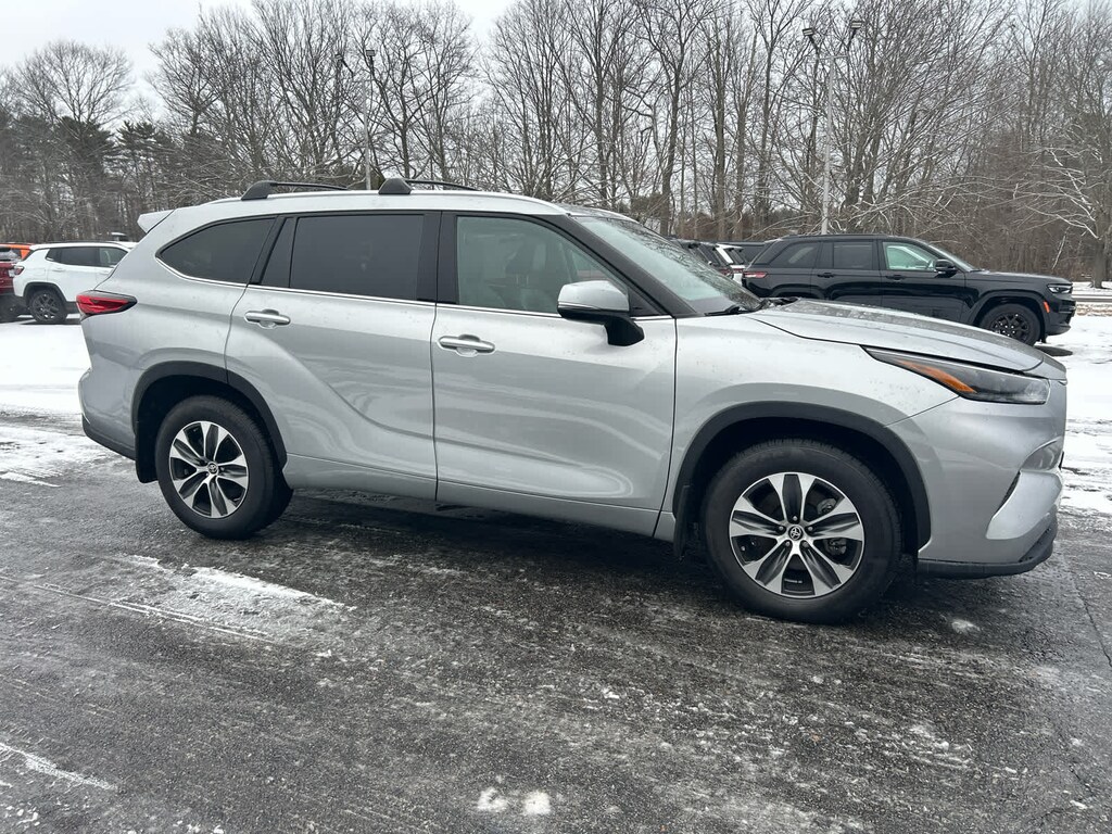 Used 2022 Toyota Highlander XLE SUV