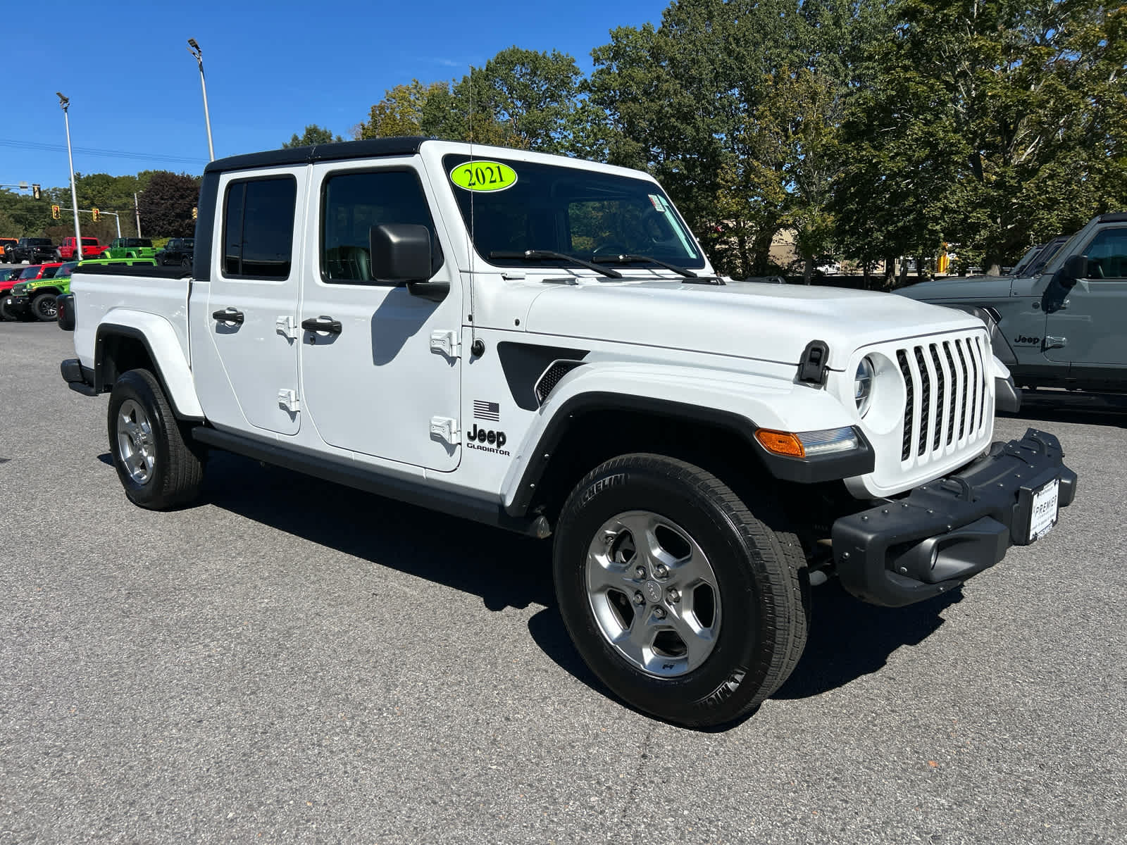 2021 Jeep Gladiator Sport photo 2