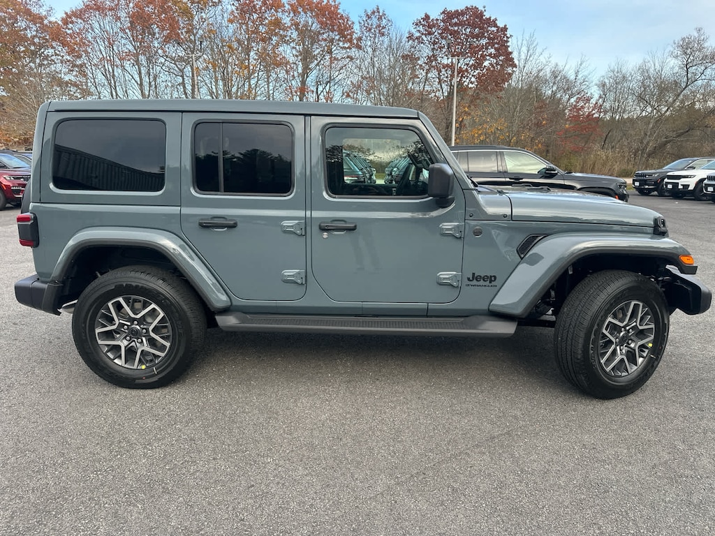 New 2026 Jeep Wrangler 4-DOOR SAHARA Sport Utility