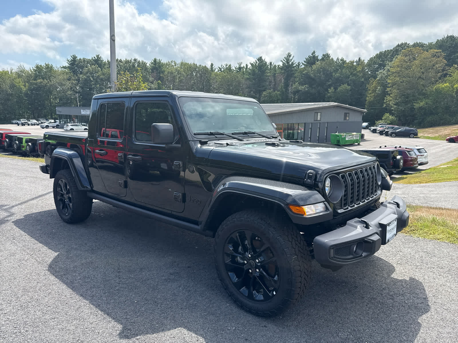 2025 Jeep Gladiator Sport photo 2