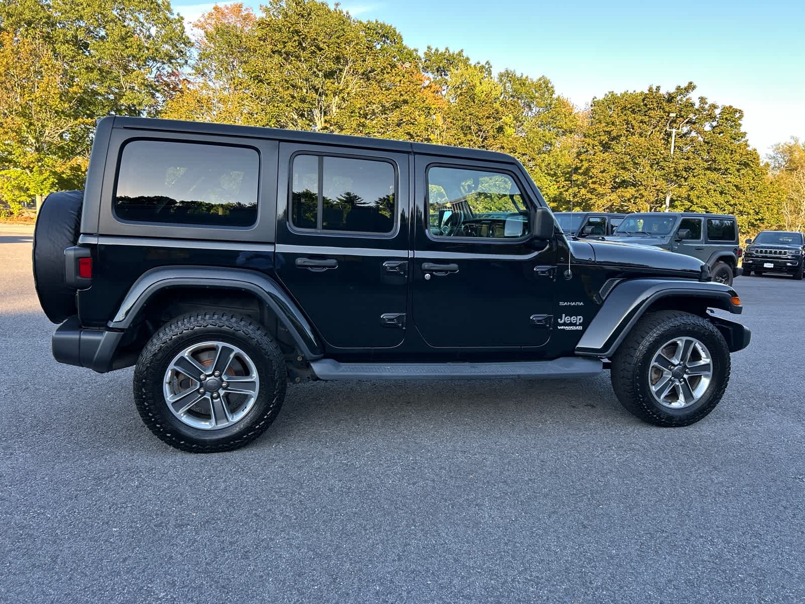 2018 Jeep Wrangler Unlimited Sahara photo 3