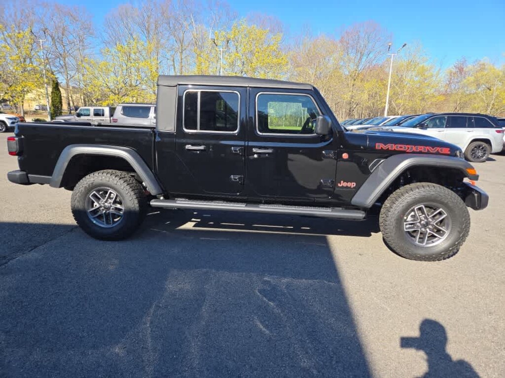 New 2026 Jeep Gladiator Mojave 4x4 Pickup