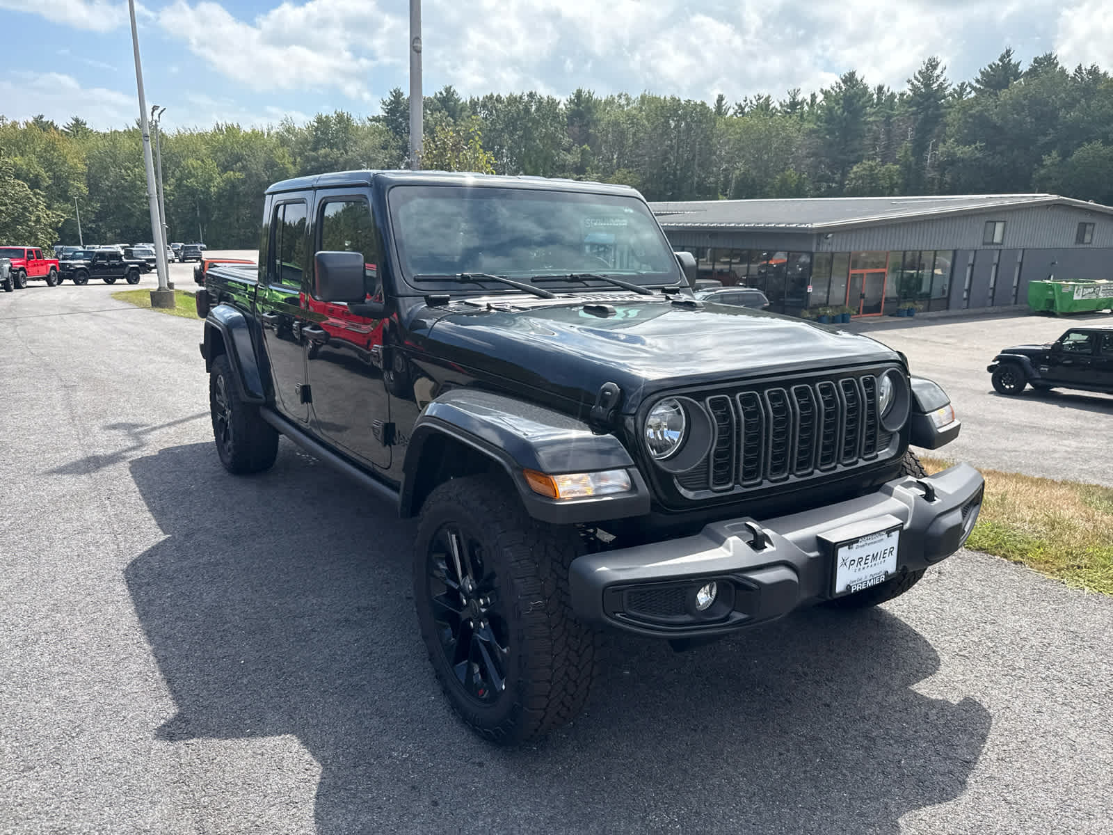 2025 Jeep Gladiator Sport photo 3