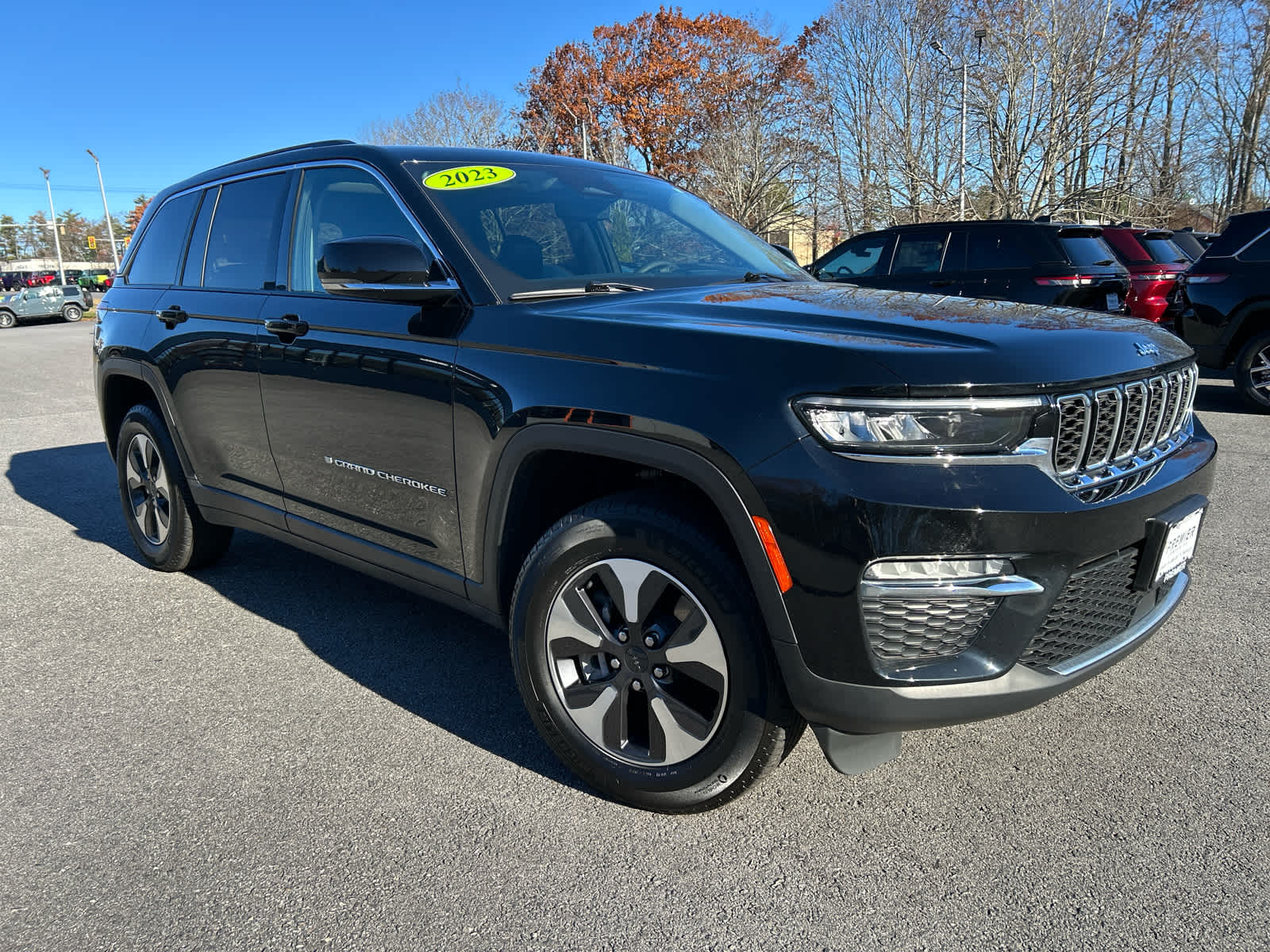 2023 Jeep Cherokee Base photo 2