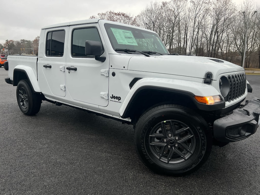 New 2026 Jeep Gladiator SPORT S 4X4 Pickup