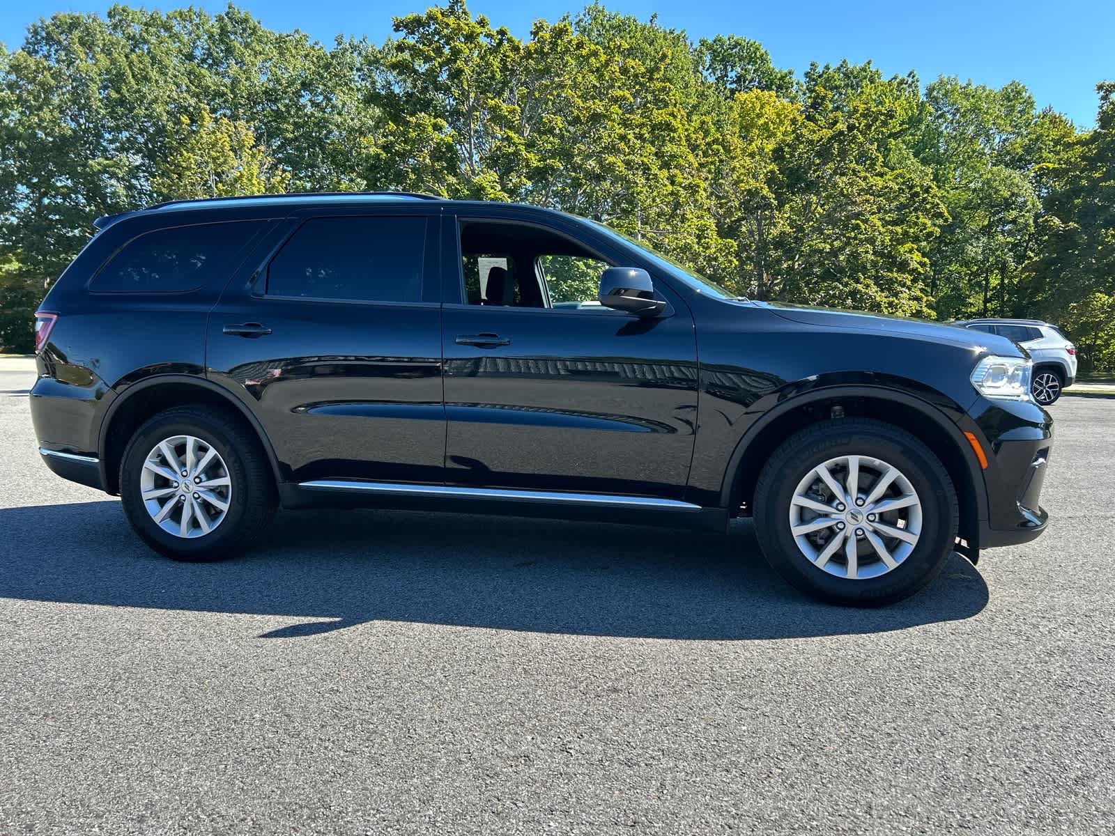 2024 Dodge Durango SXT photo 2