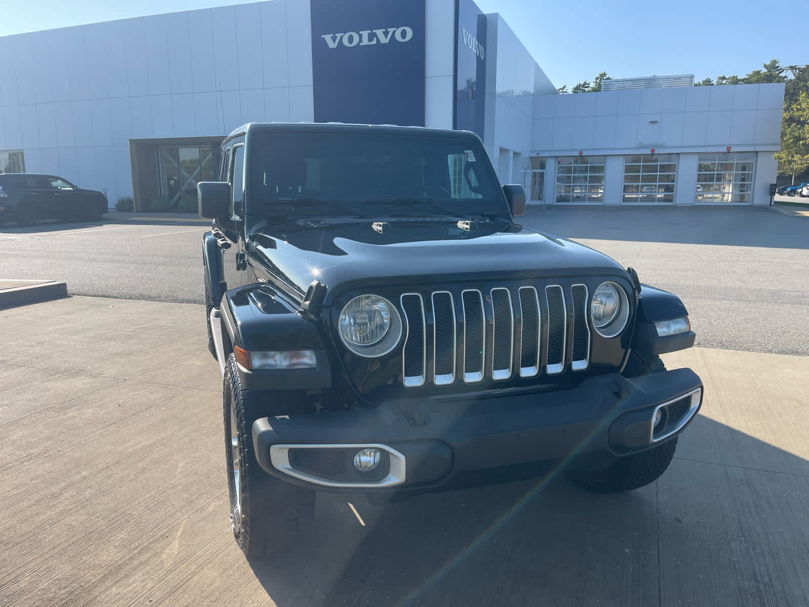 2018 Jeep Wrangler Unlimited Sahara photo 2