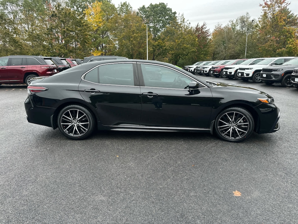 Used 2022 Toyota Camry SE Sedan