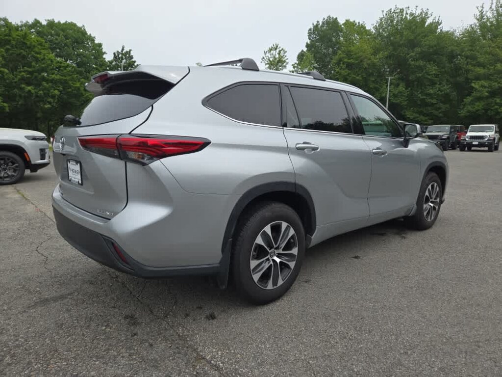Used 2022 Toyota Highlander XLE SUV