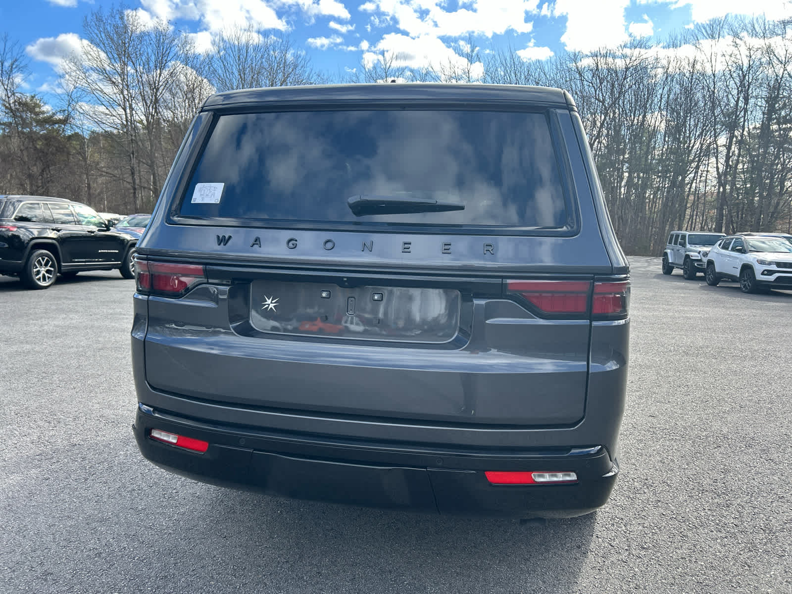 2025 Jeep Wagoneer L Series II - Photo 10