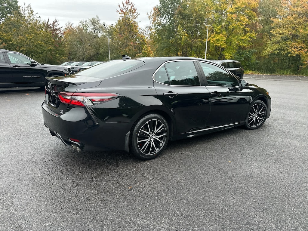 Used 2022 Toyota Camry SE Sedan
