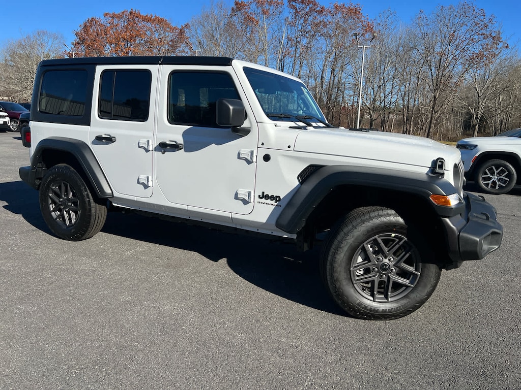 New 2026 Jeep Wrangler 4-DOOR SPORT S Sport Utility