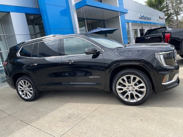 2026 GMC Acadia Denali FWD's photo