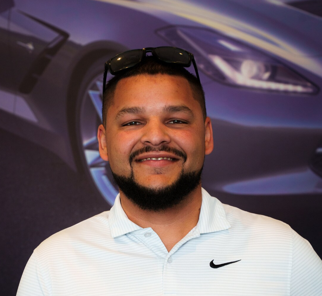 Staff member Darriyan Collins from ID_f5edfe