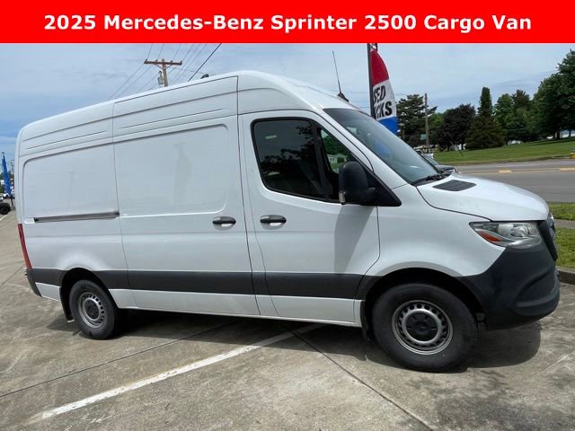 2025 Mercedes-Benz Sprinter 2500 144 WB's photo