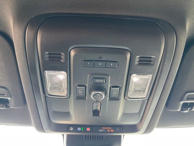 2024 Chevrolet Suburban Premier - Photo 27