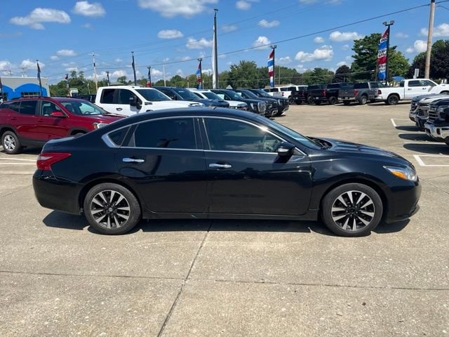 Used 2018 Nissan Altima SL with VIN 1N4AL3AP4JC117837 for sale in Zanesville, OH