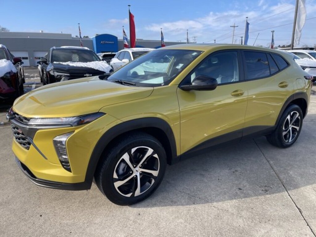 Used 2025 Chevrolet Trax 1RS SUV