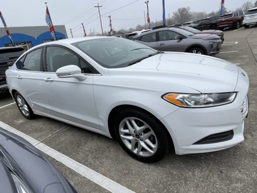 Used 2014 Ford Fusion SE Sedan