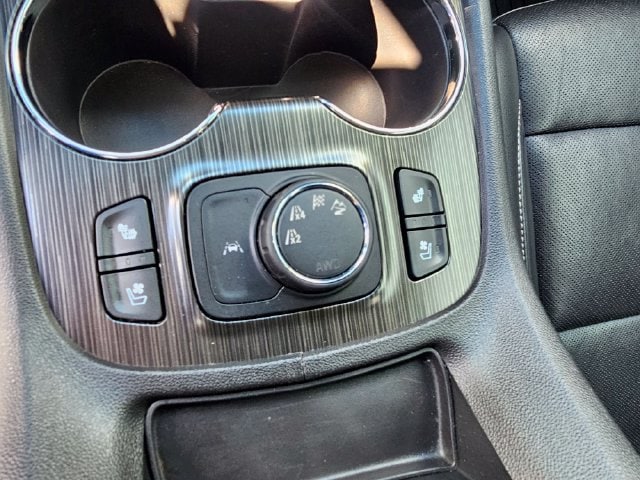 2023 GMC Acadia SLT - Photo 16