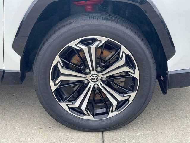 2024 Toyota RAV4 XSE - Photo 11