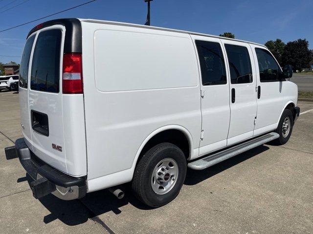 2024 Gmc Savana Cargo 2500 photo 3