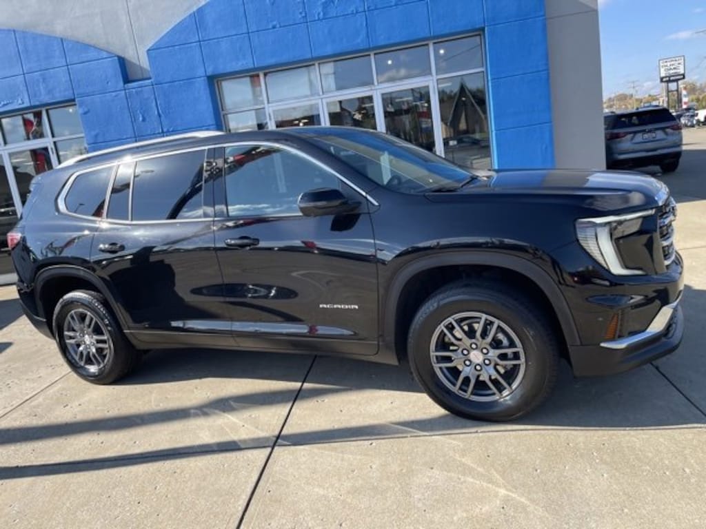 Used 2025 GMC Acadia Elevation SUV