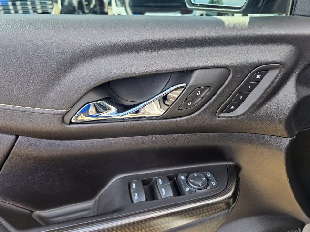 2023 GMC Acadia SLT - Photo 11