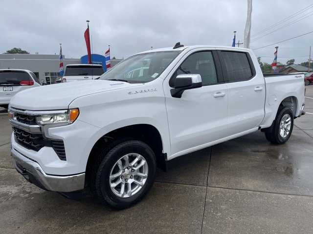 2026 Chevrolet Silverado 1500 LT photo 2