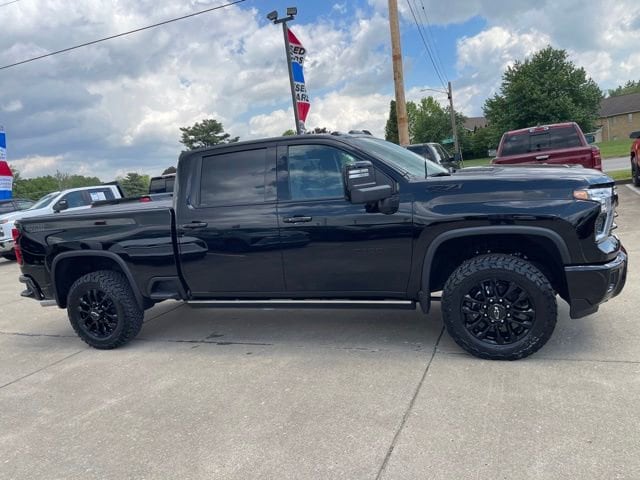 2026 Chevrolet Silverado HD LTZ 4WD Crew Cab Standard Box's photo