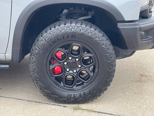 2024 Chevrolet Silverado 1500 ZR2 - Photo 11