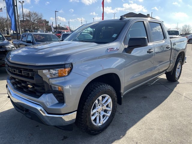 2025 Chevrolet Silverado 1500 photo 2