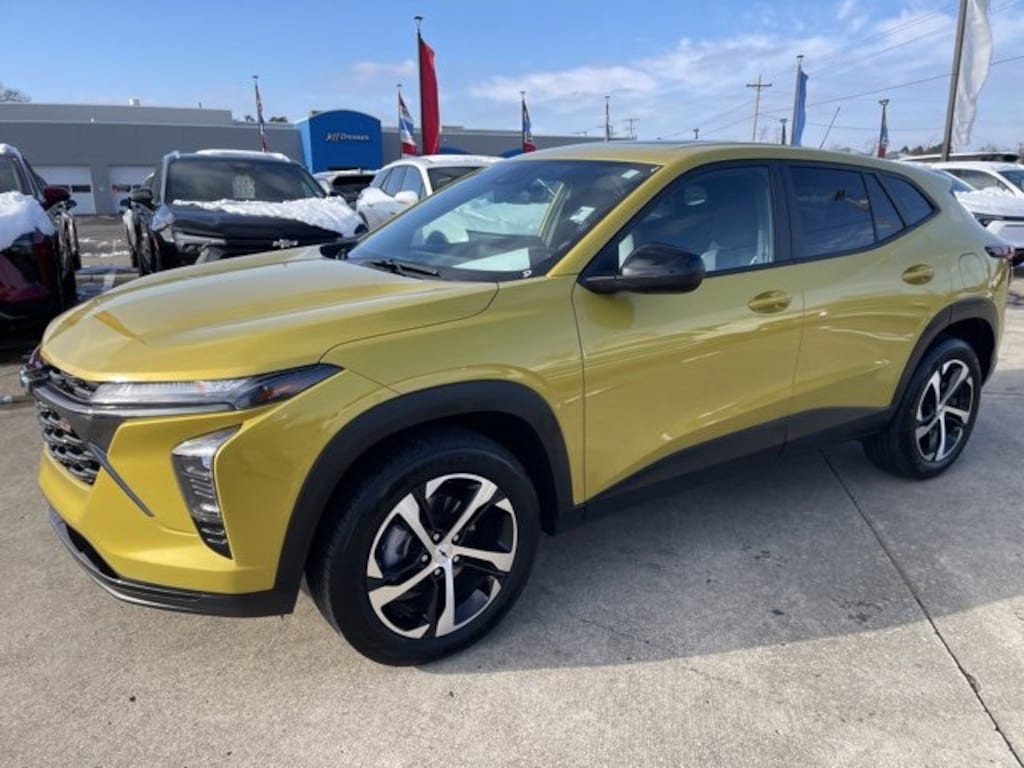 Used 2025 Chevrolet Trax 1RS SUV