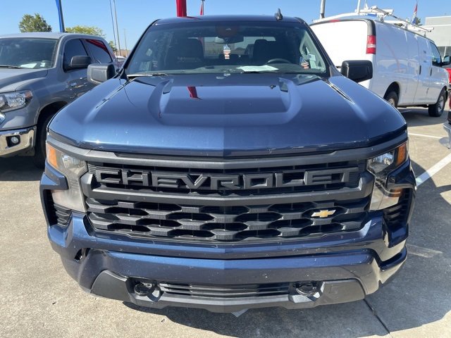 2022 Chevrolet Silverado 1500 Custom photo 2