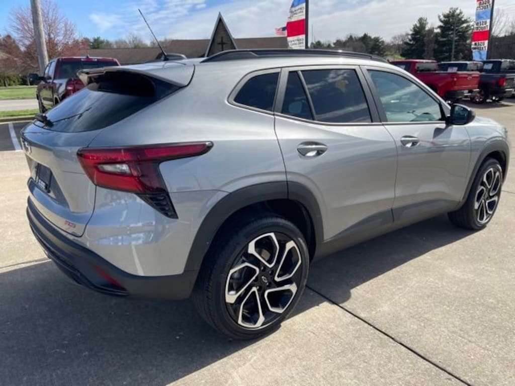 Used 2024 Chevrolet Trax 2RS SUV