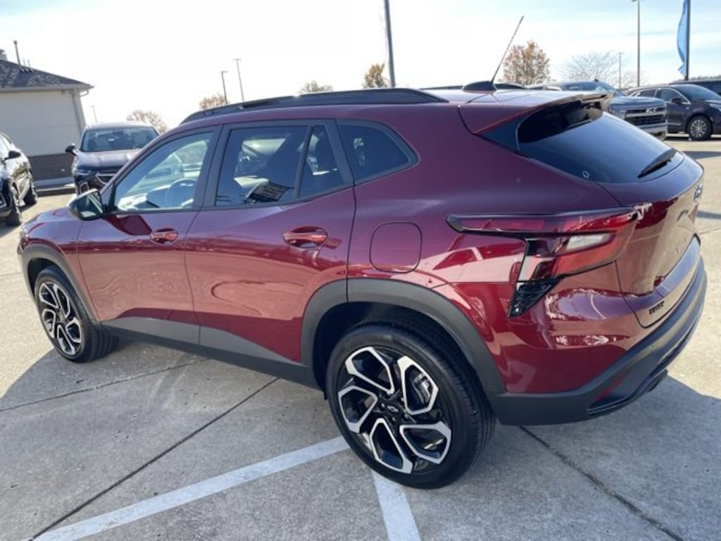 Used 2025 Chevrolet Trax 2RS SUV
