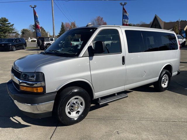 2024 Chevrolet Express Passenger 2500 photo 2