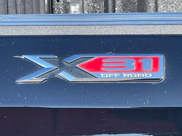 2025 GMC Sierra 1500 SLT - Photo 10