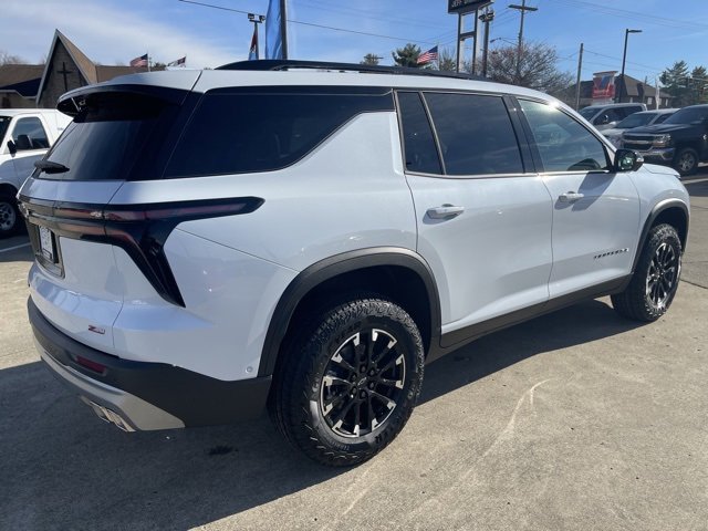 2026 Chevrolet Traverse Z71 photo 3